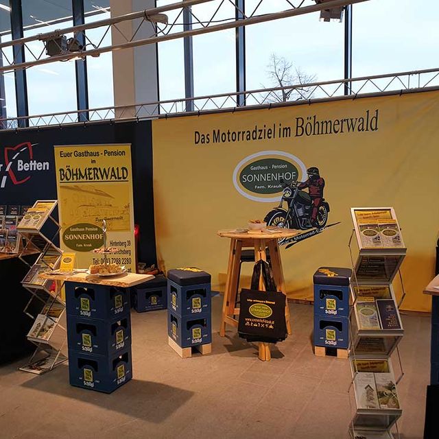 Messe-Stand-Sonnenhof-mit-Biker-Betten