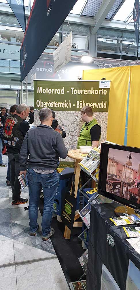 Messe-Stand-Sonnenhof-mit-Biker-Betten