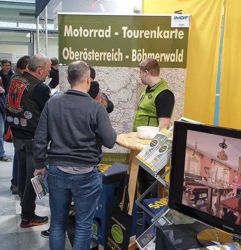 Messe-Stand-Sonnenhof-mit-Biker-Betten