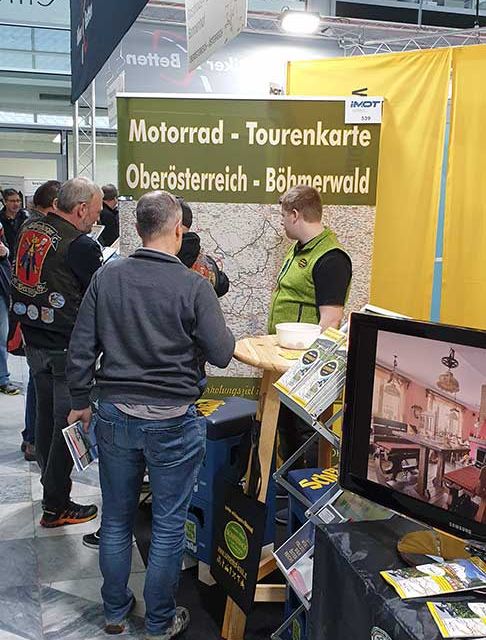 Messe-Stand-Sonnenhof-mit-Biker-Betten