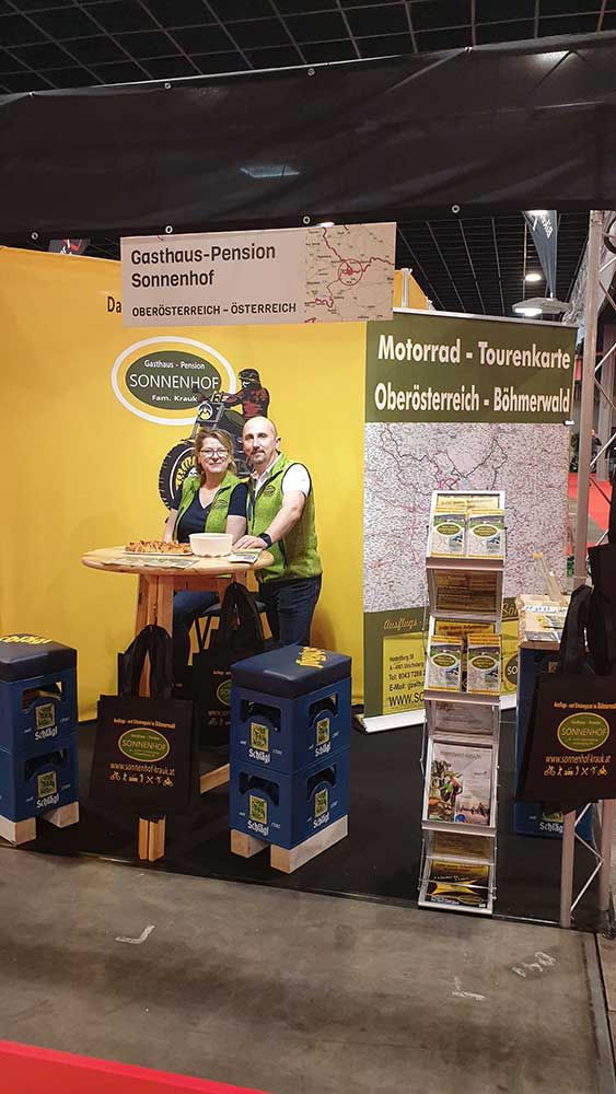 Messe-Stand-Sonnenhof-mit-Biker-Betten